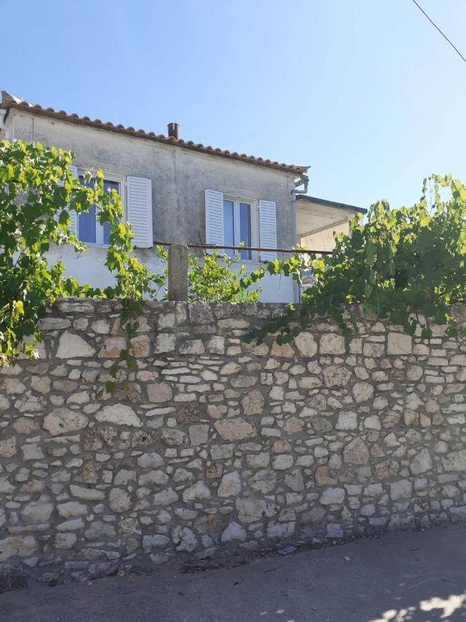 Gezos Apartment Himara Zewnętrze zdjęcie